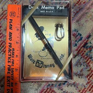 Vintage Walt Disney World desk, memo, pad, pen, and pin holder new old stock